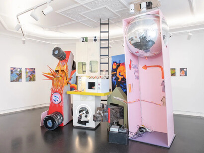 Philip Grözinger, Manntje, Manntje, Timpe Te, exhibition view. Courtesy of Galerie Kornfeld 