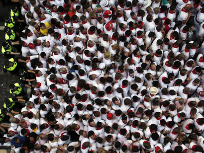 Fiestas de San Fermín en Pamplona. Los mozos esperan para el comienzo del encierro