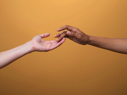 IA, en la medida en que suplante las funciones propias de nuestra existencia, hará que la misma no solo resulte superflua sino incómoda, irritante y abatible 