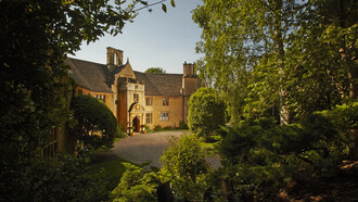Foxhill Manor, exterior