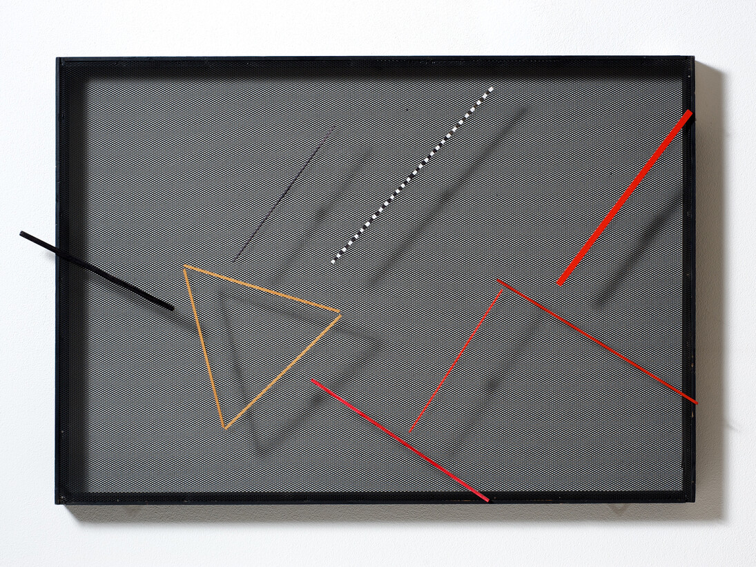 Grazia Varisco, Tavola magnetica trasparente. Lineare variabile, 1960, wire mesh with mobile elemets, 70 x 100 cm, photo by Thomas Libis, courtesy  Cortesi Gallery, Grazia Varisco