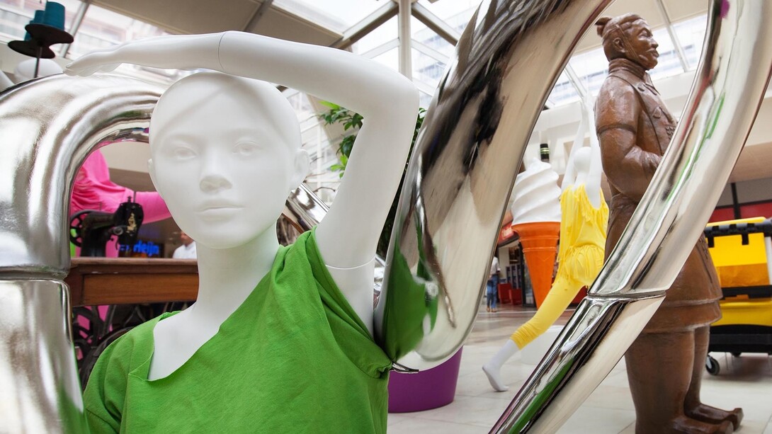 Matthew Darbyshire, IP, Hoog Catherijne, Utrecht , 2013, Courtesy Hoog Catherijne, Utrecht