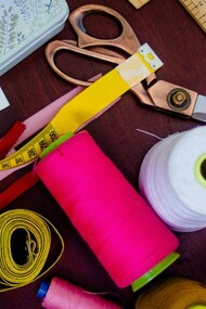 Ogni borsa creata a mano ha delle piccole variazioni che la rendono irripetibile, lontana dalla standardizzazione dei prodotti industriali