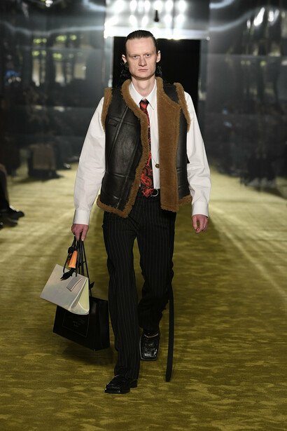 Welcome to Martine Rose. Sfilata al Pitti Uomo 103
