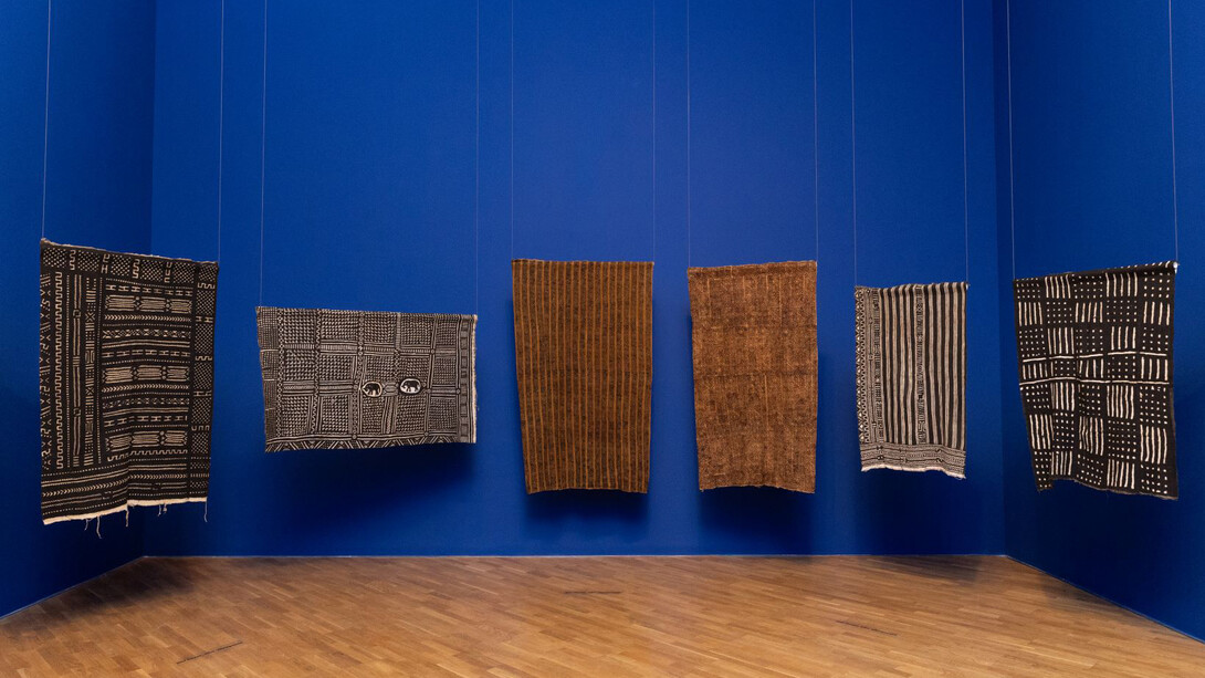 Varios artistas, Entre la cabeza y la tierra, vista de la exposición. Cortesía de la Pinacoteca