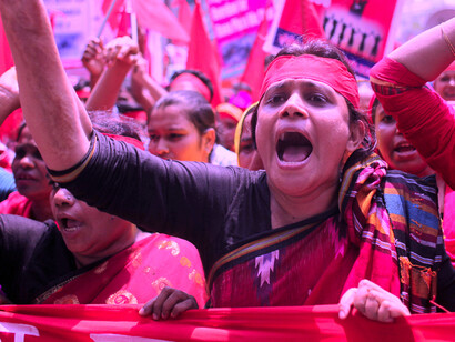 Trabajadores del todo mundo reclamando igualdad