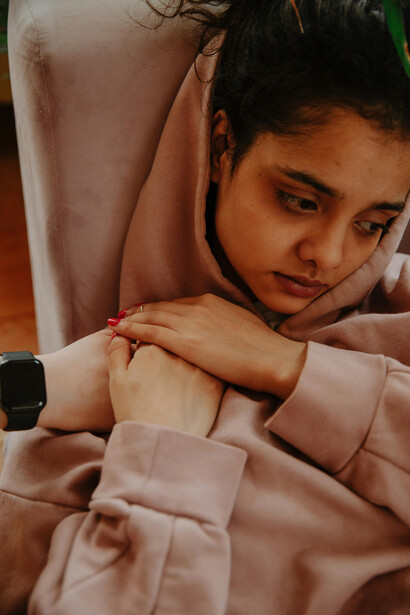 Desarrollar la inteligencia emocional implica la comprensión de lo que nos pasa y la empatía con los demás