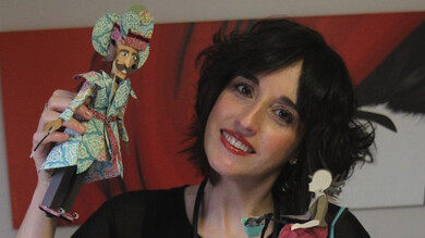 Mila García cuenta historias con el papel y el color transportando al espectador a un universo fantástico