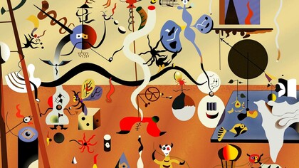 Ein Mann in einem Museum, der ein gerahmtes Foto einer Pastete betrachtet