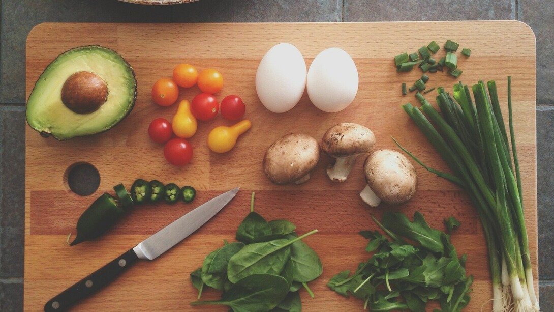 Huevos, aguacate, verduras... ¡la dieta básica para un cerebro en forma!