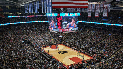 Le NBA All-Star Game évolue vers un format plus compétitif et palpitant, où les stars du basketball mondial s'affrontent dans un tournoi qui redéfinit l'avenir de l'événement