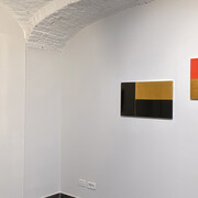 Riccardo De Marchi, Paolo Serra e Marco Tirelli, Luce trattenuta, vista della mostra. Cortesia di Marcorossi Artecontemporanea