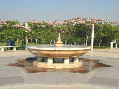 I due giardini ribassati detti “Sunken gardens” e alcune fontane lungo il percorso principale.