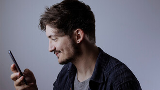 As torres de telecomunicações e a radiação emitida por esses dispositivos apresentam potenciais riscos para a saúde