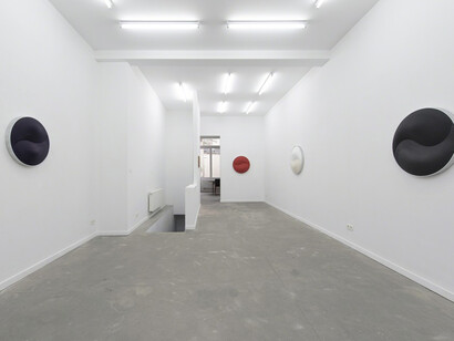 Plus et moins. Courtesy of Super Dakota