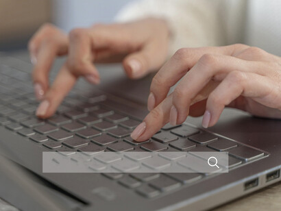 La recopilación de datos no se limita a redes sociales, ya que muchas aplicaciones, como las que monitorean la salud, filtran información sensible a través de internet