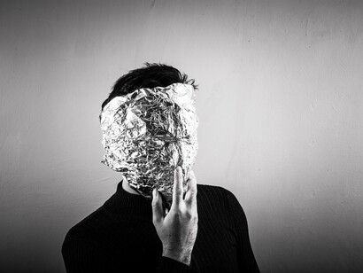 El anonimato permite a los individuos formular opiniones impopulares y observaciones honestas