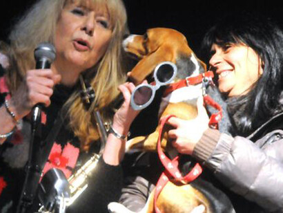 Cristina Mazza con Elena Terragnoli e la beagle Penny. Ph Brenzoni
