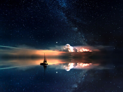 Pequeño velero en mar abierto