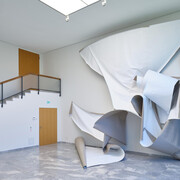 Katharina Grosse, The sprayed dear, ausstellungsansicht. Mit freundlicher genehmigung der Staatsgalerie Stuttgart