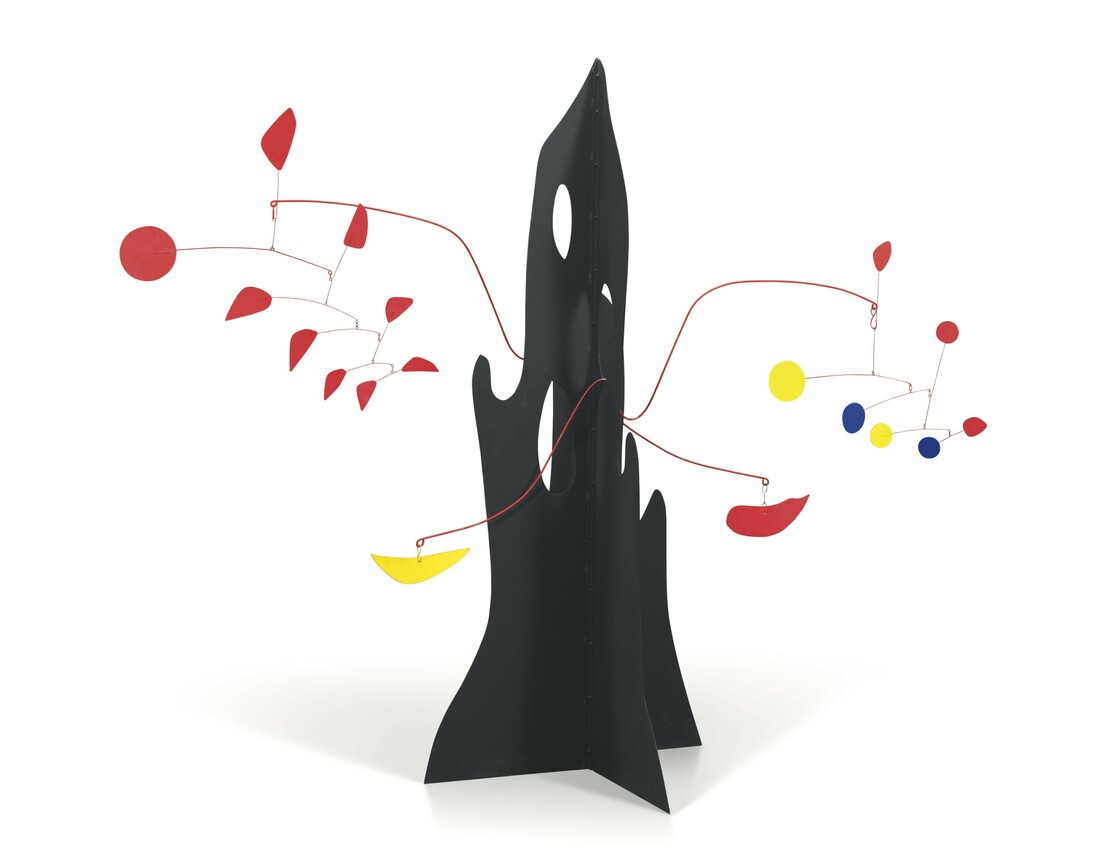 Alexander Calder, Crag with Yellow Boomerang and Red Eggplant, 1974, Láminas de metal pintado y alambre, 198.1 x 238.7 x 104.1cm, Pictures courtesy of Mayoral. Art Revolutionaries, Mayoral at 6 Duke Street, London, 18 January—10 February 2017