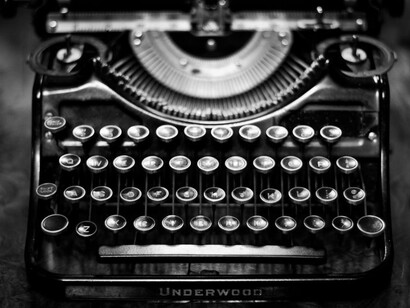 Escribir es narrar; usar las palabras; construir frases; crear una historia con personajes, situaciones y temas 