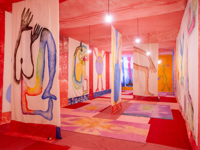 Celina Eceiza, Ofrenda, vista de exhibición. Cortesía del Museo de Arte Moderno de Buenos Aires