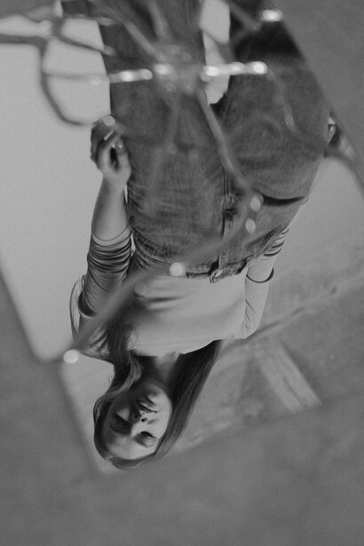 Las redes sociales refuerzan la necesidad de aprobación externa, haciendo que el cuerpo sea percibido más como un objeto de validación que como una experiencia personal