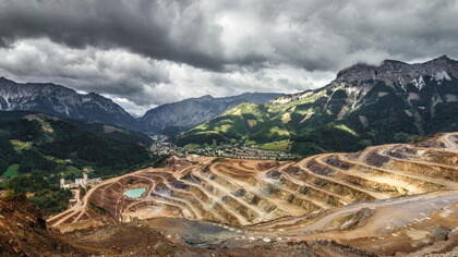 En las entrañas de la tierra se precipitaba un latido en riesgo