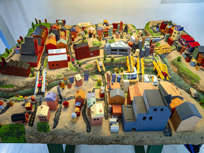 Isla Hansen, How to get to make believe, exhibition view. Courtesy of Mattress Factory