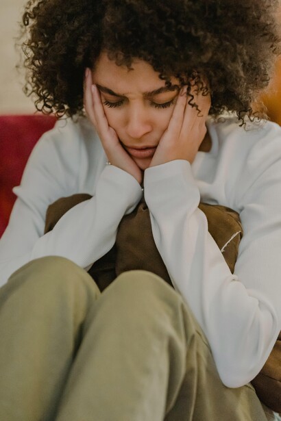 La crítica no constructiva y la comparación entre familiares también pueden crear tensiones innecesarias durante la celebración