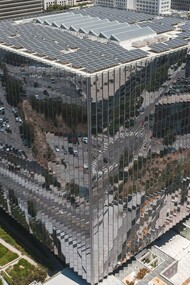 The United States Federal Courthouse in Los Angeles, California, United States, symbolising the use of high-performance building envelopes to improve energy efficiency in dense cities