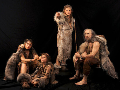 Modelo de un grupo de sapiens en el Museo de Historia Natural de Londres