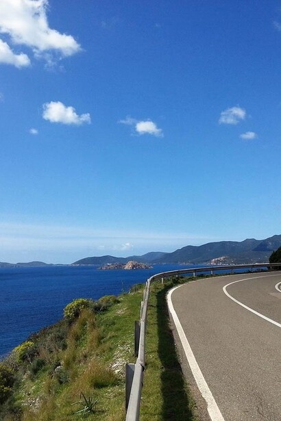 Strada nel sud della Sardegna