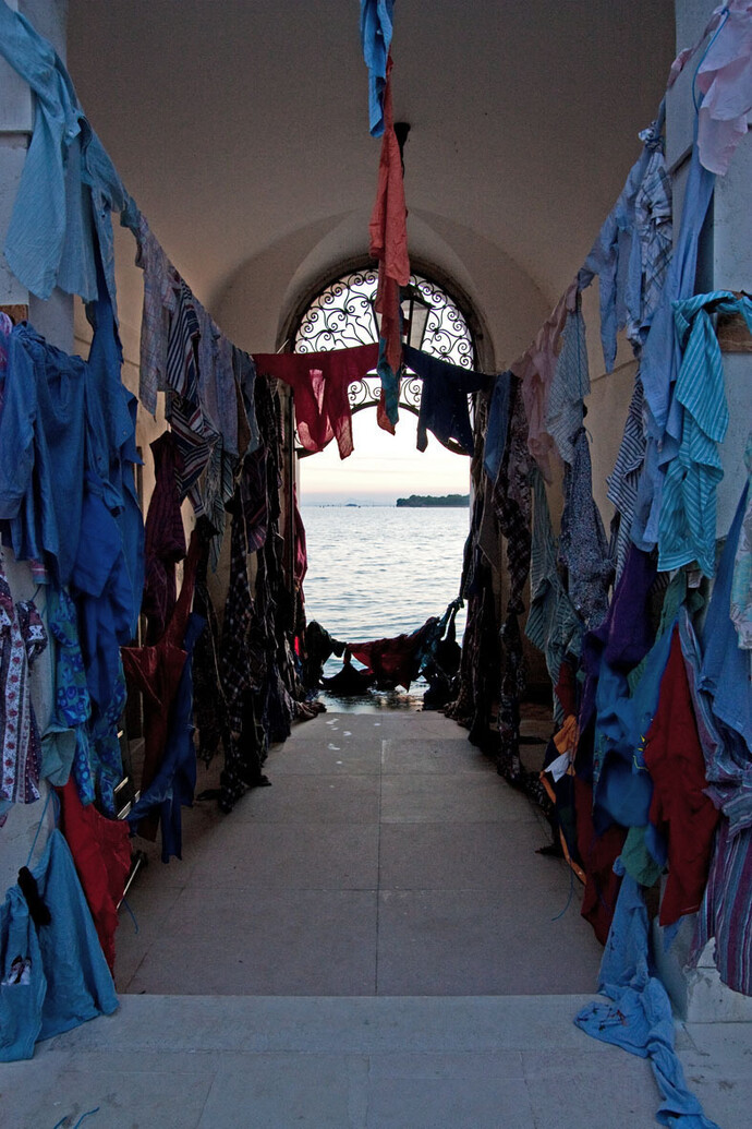 Kaarina Kaikkonen, The Gate, installation view, 2011, Isola di San Servolo, Venice