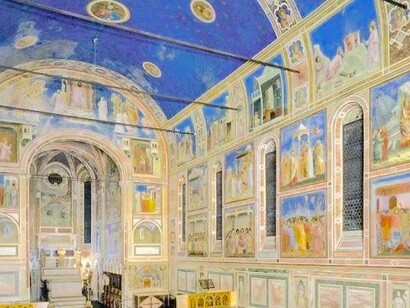 A Cappella degli Scrovegni em Pádua é adornada por afrescos de Giotto que contrastam virtudes e vícios nas paredes opostas