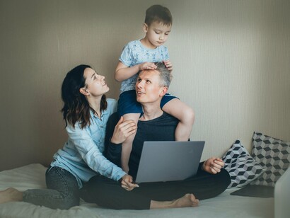 A imagem do interior deixou de ser apenas a do “fim do mundo” e ganhou contornos de refúgio moderno: um lugar onde se pode trabalhar para o mundo inteiro e, ao mesmo tempo, viver com mais tempo e menos stress