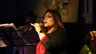 Verónica Ana Paredes Nieto poeta y escritora ítalo-ecuatoriana de prestigio internacional (Fotografía de Marco Provenzali)