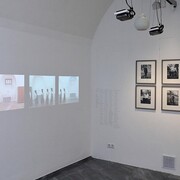 Simon Baptist, Archiv Franz Göttfried, Von oben im tal, ausstellungsansicht. Mit freundlicher genehmigung des Museum für Geschichte