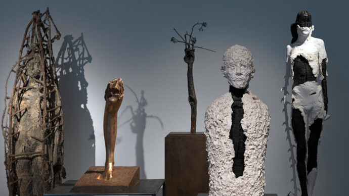 Aron Demetz. Courtesy of Doris Ghetta