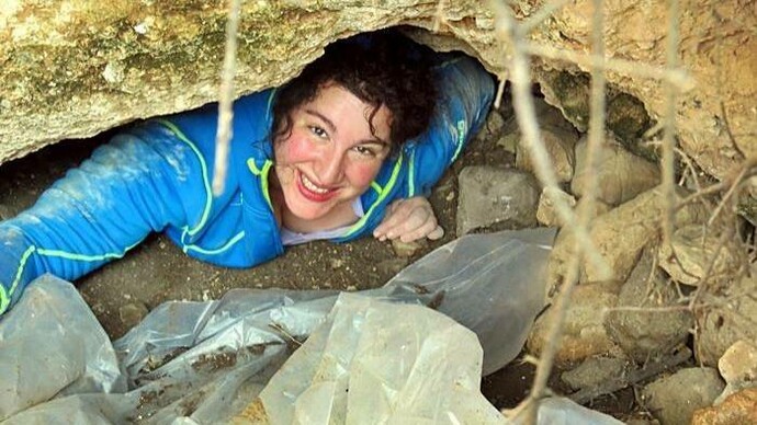 American Scholar Jessica Dello Russo in an archaeological escalation in Israel