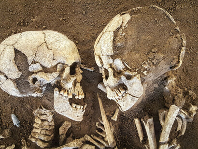 Gli Amanti di Valdaro, due scheletri del Neolitico ritrovati presso Valdaro in prossimità di Mantova, Italia