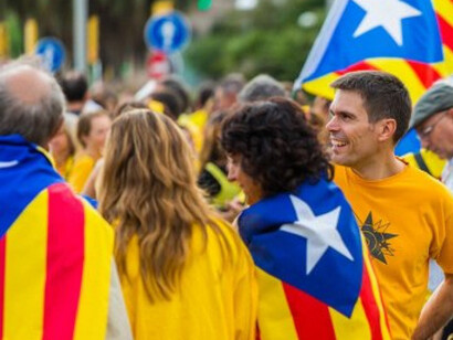 Partidarios de la independencia, con sus esteladas