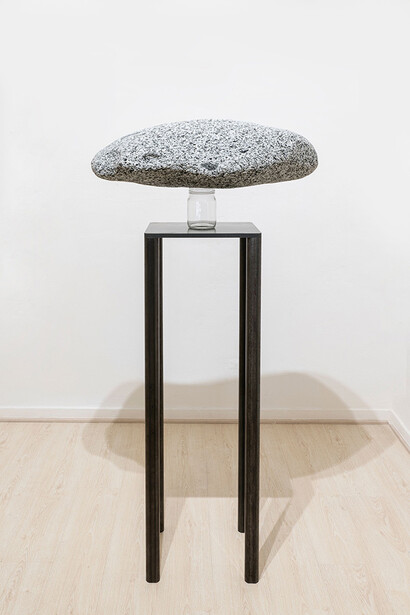 Arcangelo Sassolino, Present tense, exhibition view. Courtesy of Galleria Continua