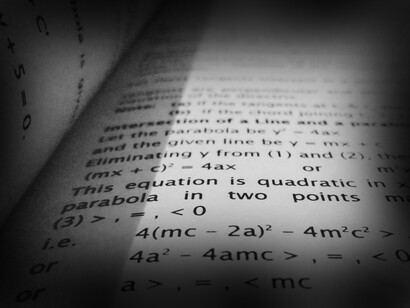 Formule di matematica. La metafora di Euclide: un viaggio logico per dimostrare l'infinità dei numeri primi