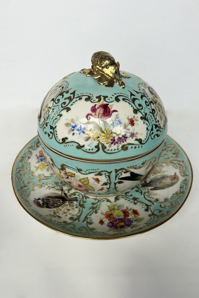 Courtesy of Lale Burkutoğlu, sugar bowl (replica of the original design), handmade, handmade, by Hasan Cem Acar, 2008