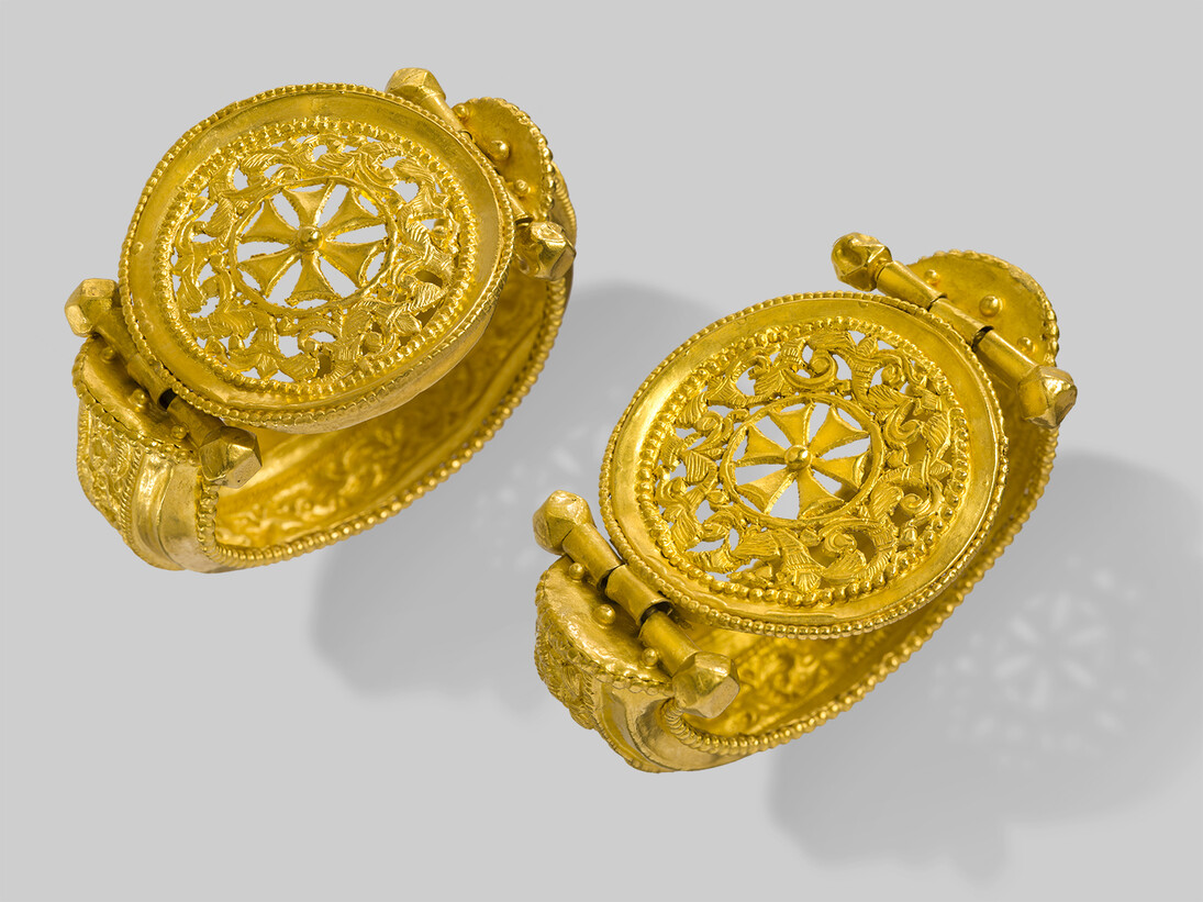 Bracelets, 6th century. Byzantine. Benaki Museum, Athens.