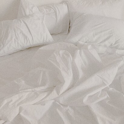 Ogni oggetto fuori posto viene “rimesso in pista”, scegliendo una collocazione stabile e logica dentro casa