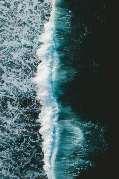 Olas marcan el movimiento del agua