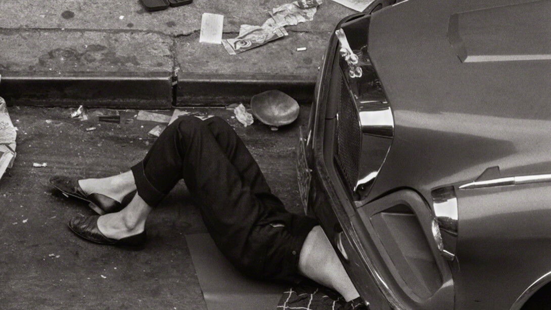 Larry Fink, Twelfth Street, 1967. Courtesy of Damiani
